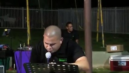 DIOS LE PUSO A ESTE PREDICADOR, AL ASESINO DE SU HIJO CARA A CARA, PARA QUE LO PERDONARA