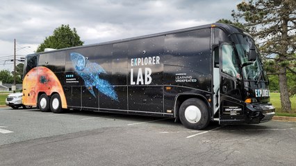 This Bus Brings Immersive Stem Experiences To Students