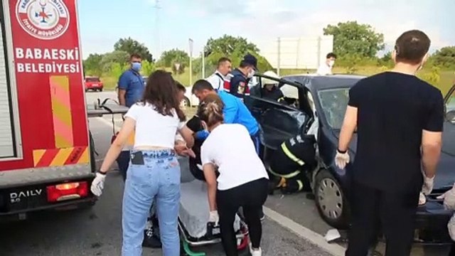 KIRKLARELİ - Babaeski ilçesinde iki otomobil çarpıştı: 6 yaralı