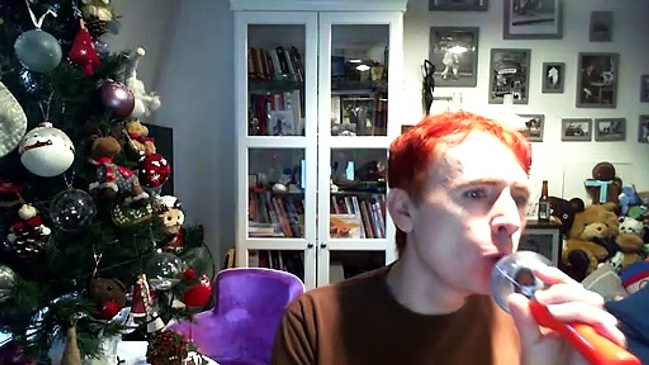 Wiwi égratigne "hey now"