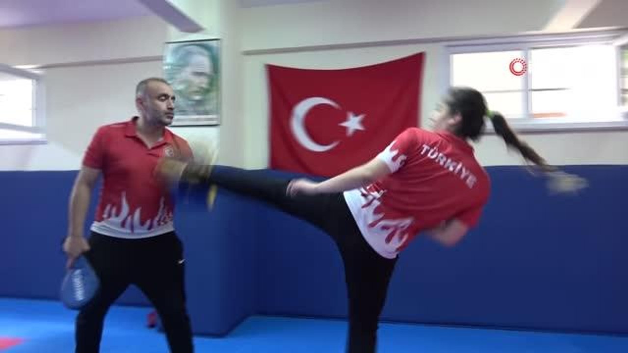 16 yaşındaki milli tekvandocu Sude Yaren Uzunça...