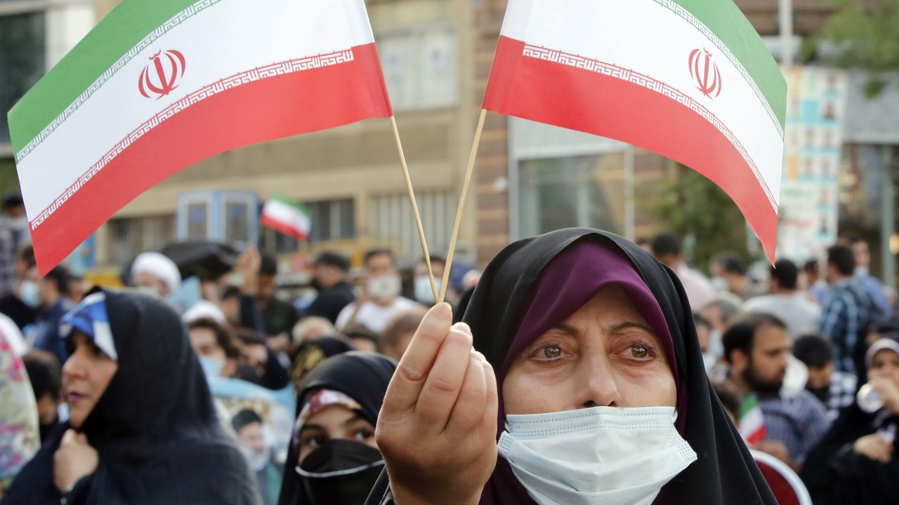 عشية الانتخابات الرئاسية الإيرانية.. غموض وضبابية وقليل من التفاؤل