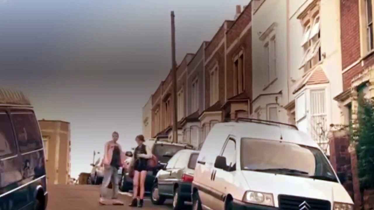 Skins - Se6 - Ep9 - Mini & Franky HD Watch