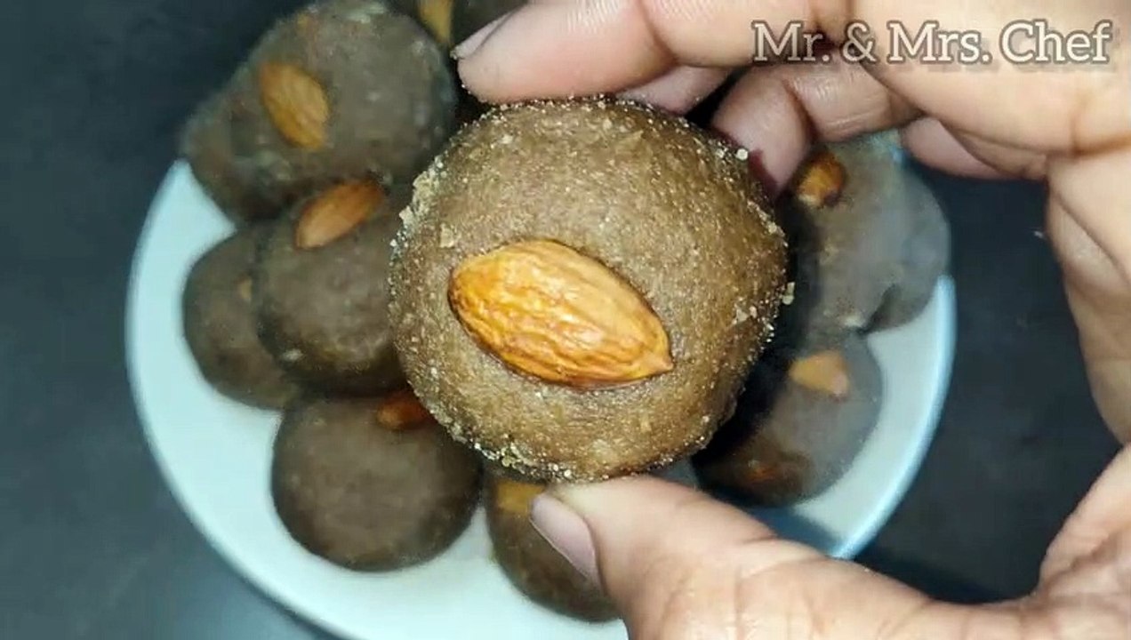 Desi Ghee Pinniya | Homemade Laddu | Ladoo recipe in Hindi