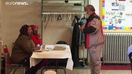 La mitad de los latinos y negros de EEUU no se han vacunado