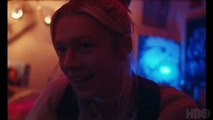 Euphoria s01 - Clip - Jules Visits Friends in the City and Meets Anna