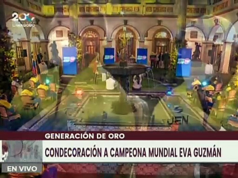 Presidente Maduro entregó condecoración a la boxeadora campeona mundial Eva Guzmán