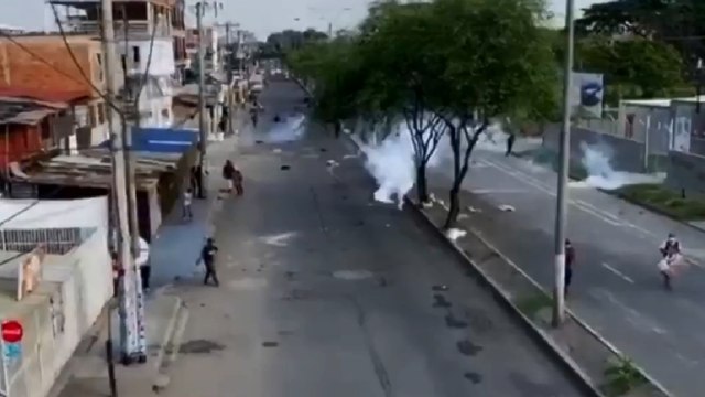 Tras tarde de disturbios más de cinco bloqueos afectan la movilidad en Cali