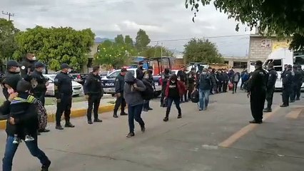Rescatan a 66 migrantes guatemaltecos que permanecían hacinados en México