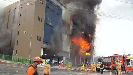 "미로 같은 구조에다 곳곳에 장애물"...내부 진입 어려워 / YTN