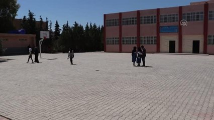 TEL ABYAD - Suriyeli çocuklar Türkiye'nin onardığı okullar sayesinde geleceğe umutla bakıyor