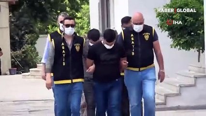 Télécharger la video: Sevgilisinin mesajına inandı, hayatının şokunu yaşadı! 'Bu namus meselesi' deyip...