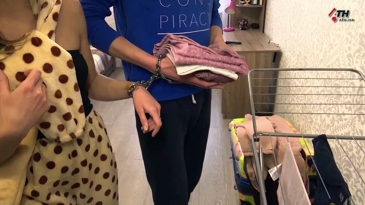 Le couple d’Ukrainiens qui s’était enchainé pour prouver son amour s’est finalement séparé après 123 jours: "Nous en avons un peu marre l’un de l’autre" - VIDEO