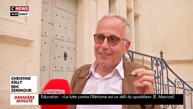 Vous êtes le symptôme pitoyable de la modernité : Fabrice Luchini agacé par un journaliste de CNews