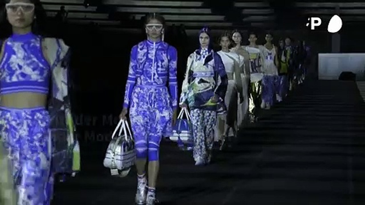 Dior-Modenschau in Olympia-Stadion in Athen - mit Publikum