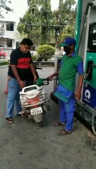 डीजल पेट्रोल के दाम ने किया परेशान । funny