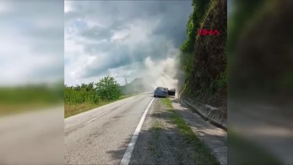 OTOMOBİL ALEV TOPUNA DÖNDÜ