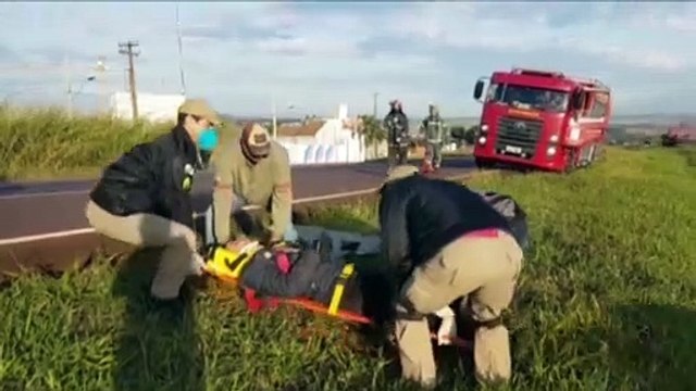 Motociclista sofre queda na rodovia BR-467 e é socorrido pelo Corpo de Bombeiros