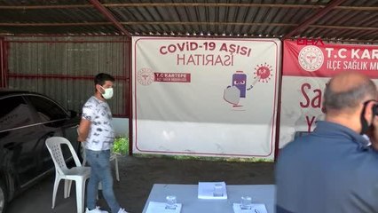 KOCAELİ 'COVİD-19 AŞI HATIRASI' AFİŞİ ÖNÜNDE AŞI OLDULAR