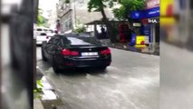 Arnavutköy'de sağanak yağış etkili oluyor