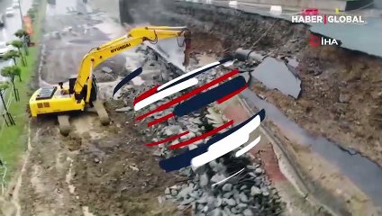 Sağanak yağış nedeniyle Başakşehir'de yol çöktü
