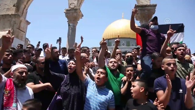 KUDÜS - İsrail polisi Mescid-i Aksa’da Filistinlilere müdahale etti (2)