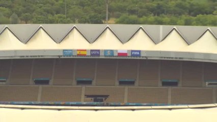 Césped nuevo en el estadio de La Cartuja para el segundo partido de España en la Eurocopa