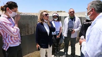 VAN - Kültür ve Turizm Bakan Yardımcısı Yavuz, Çavuştepe ve Hoşap kalelerinde incelemelerde bulundu