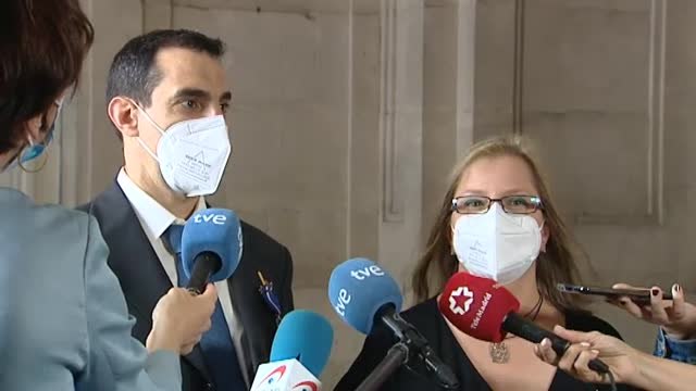 Felipe VI condecora a 24 ciudadanos con la Orden del Mérito Civil por su lucha en primera línea contra la pandemia