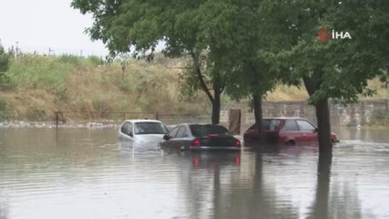 Sultangazi'de su tahliyesi devam ediyor