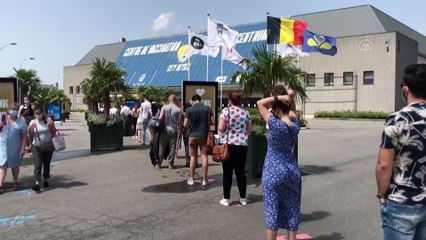 BRÜKSEL - EXPO merkezlerinde koronavirüs aşısı yapılıyor