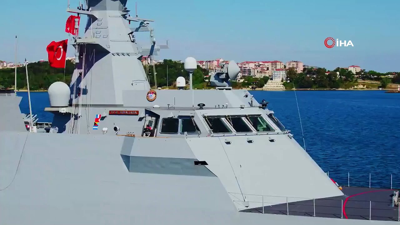 Atmaca, ilk kez gemi hedefi vurdu