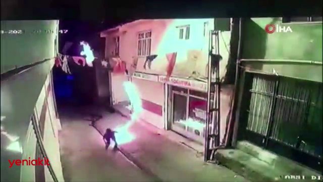 AK Parti Hani ilçe binasına molotoflu saldırı