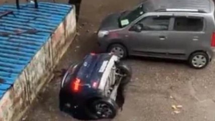 Car drowns in sinkhole in Mumbai; protesters mock G7 leaders, more | Viral videos