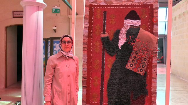 Yunus Emre'yi tasvir eden kilimi üç ay boyunca ilmek ilmek dokudular