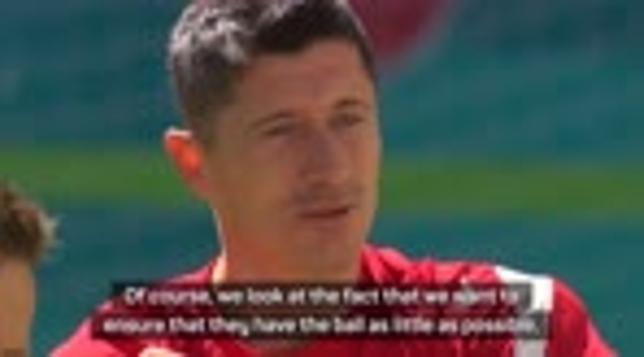 Lewandowski needs special 'surveillance' - Enrique