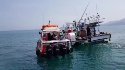 완도 청산도 해상 낚시 어선 기관 고장...6명 모두 구조 / YTN