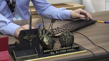 Doktor baba, dünyaya "merhaba" dediği an hastalıkla tanışan oğlunun yaşamı tutan eli oldu