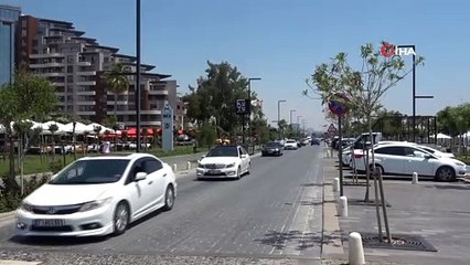 Vaka sayıları düştü, dünyaca ünlü sahilde yoğunluk oluştu