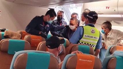 Detik-Detik Adelin Lis Buronan Pembalakan Liar Diterbangkan ke Jakarta