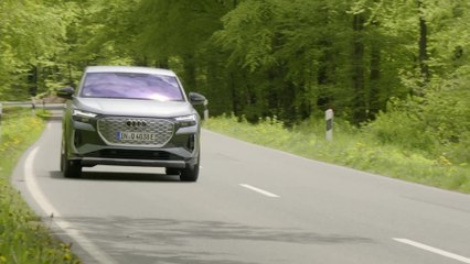Audi Q4 Sportback e-tron in Geyser blue Driving Video