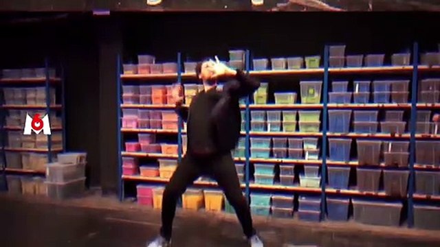 Découvrez le spot réalisé par M6 à l'occasion de l'été réunissant tous les animateurs de la chaîne ... et Stéphane Plaza filmé sous la douche!