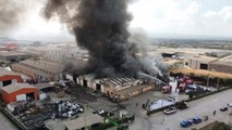 OSMANİYE - Drone - Plastik ve geri dönüşüm fabrikasında yangın (3)