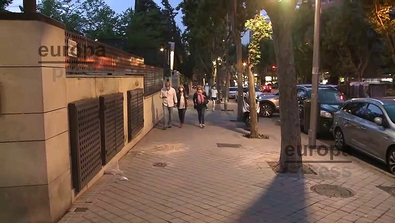 Los hermanos y la cuñada de Mila Ximénez entran en el domicilio de la periodista