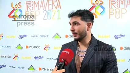 Omar Montes sorprende en el festival primavera pop con un look mucho más serio