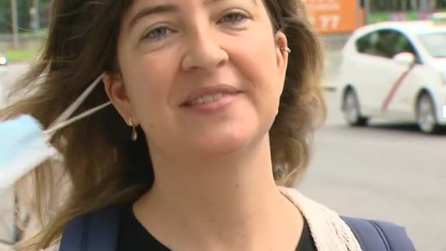 Los expertos consideran precipitada la decisión de Sánchez de retirar la mascarilla en exteriores