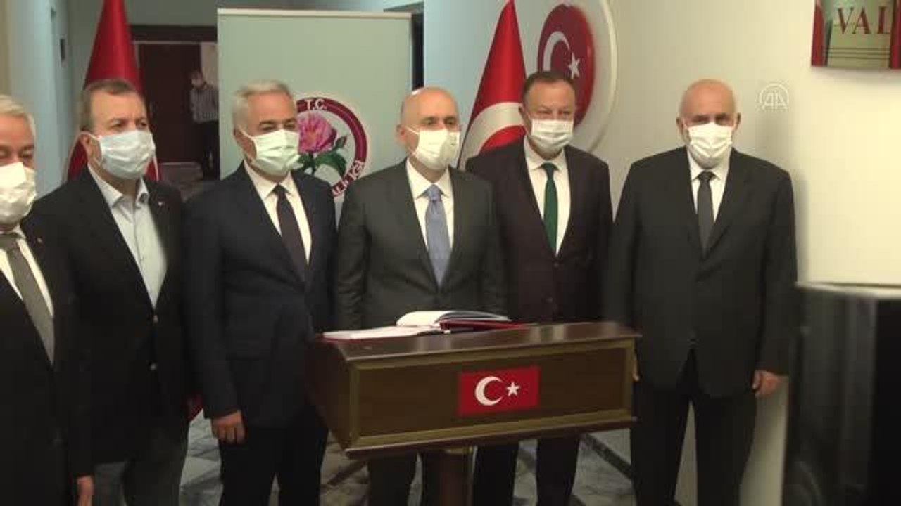Karaismailoğlu: "Kanal İstanbul'un ilk köprüsünün temelini 26 Haziran'da atacağız"