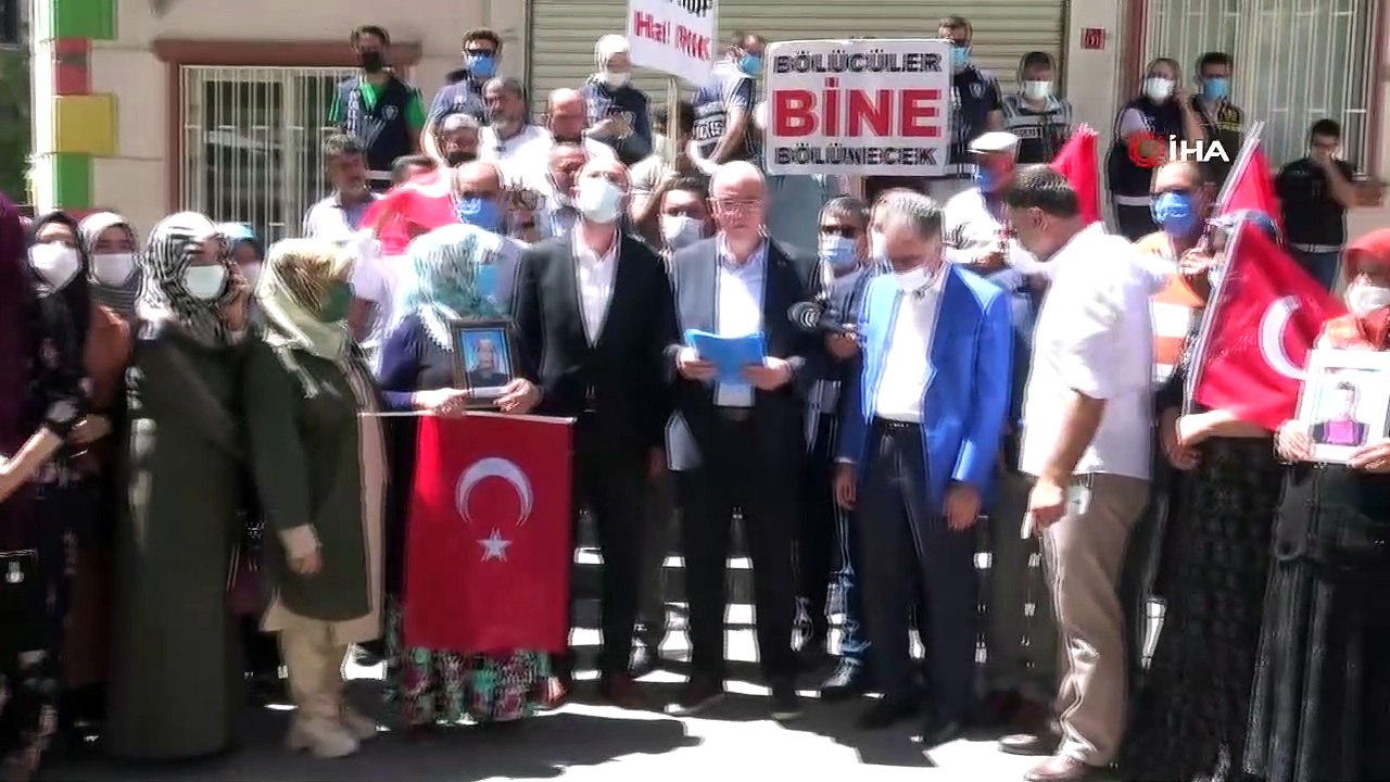 AK Parti Karaman il teşkilatından evlat nöbetin...