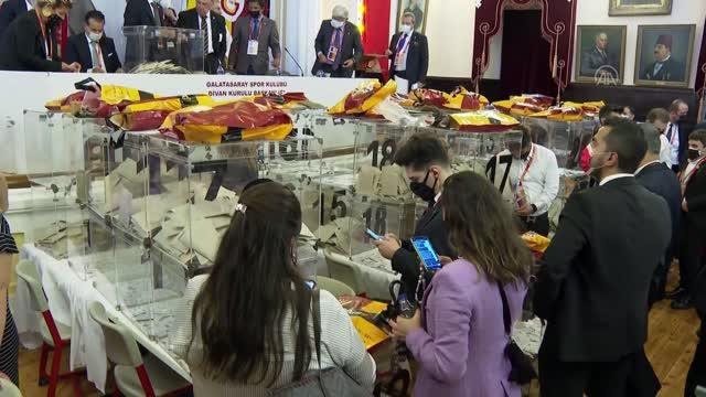 Galatasaray Kulübünün kongresi - Açılan ilk sandıkta Eşref Hamamcıoğlu birinci çıktı