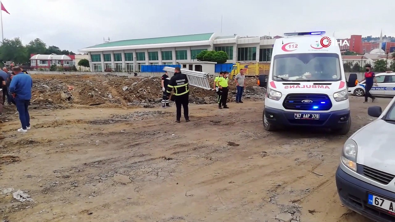 Hafriyat kamyonu uçuruma düştü, sürücü yara almadan kurtuldu